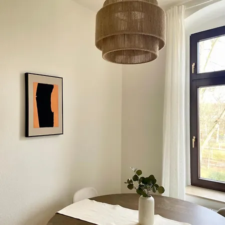 Stilvoll Und Gemuetlich Wohnen Am Schlosspark Apartment Chemnitz